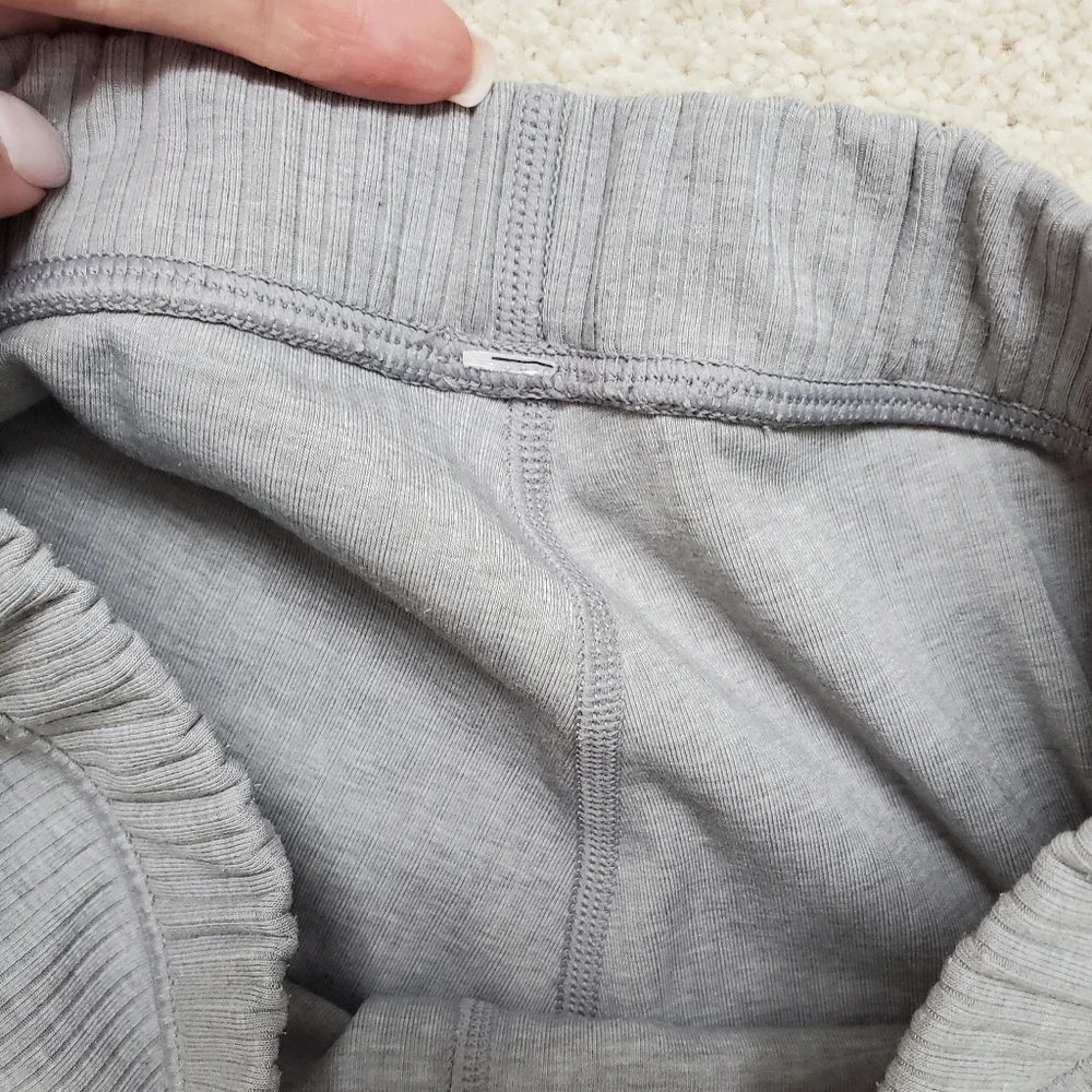 Alo Yoga Gray Ribbed Leggings szS